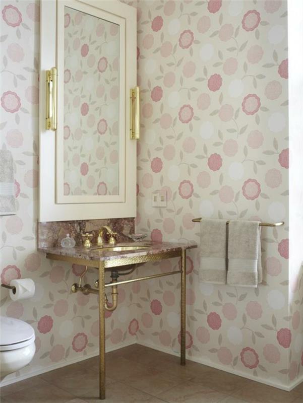 Vintage-kúpeľňa-s-personalizovaným-maľovaným-papierom-chladnou kúpeľňou