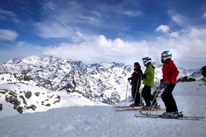 Zostaňte-Andorra-Lyže-snowboard-prázdniny-pružiny-lacné