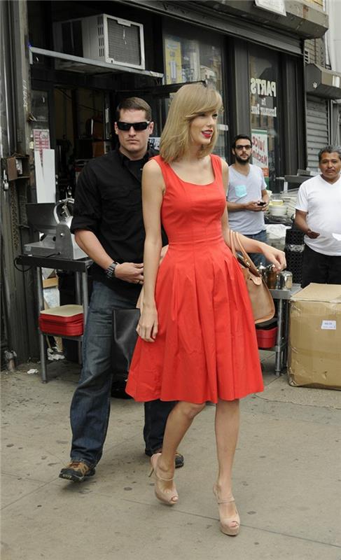فستان أحمر ميدي ترتديه تايلور سويفت ، فساتين سهرة جميلة
