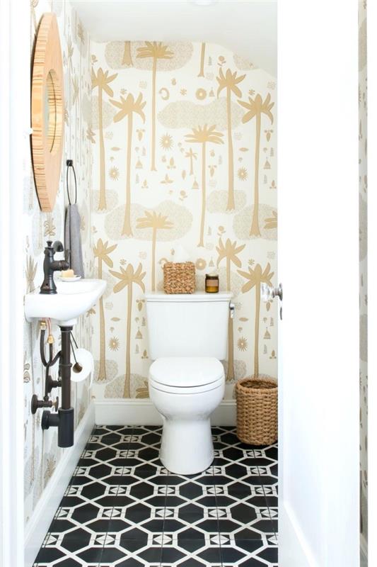 toaletná dekorácia v bielej a béžovej farbe, dizajn toalety s vodeodolnými tapetovými stenami s čiernobielymi dlažbami