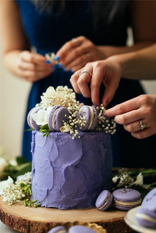 komplett-den-lätt-och-original-tårtan-för-födelsedag-lavendel-makroner-pretty-dekoration