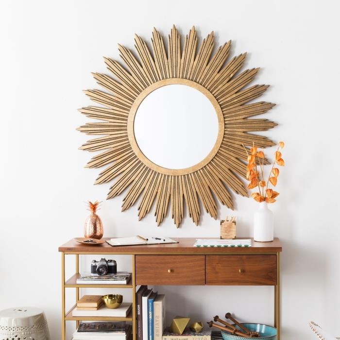 نموذج مرآة خشبية بيضاوية ، ديكور غرفة نوم فتاة مراهقة مع أثاث خشبي وإكسسوارات ذهبية