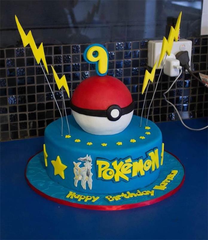 recept na koláč, modrý marcipán, ako upiecť koláč, ľahký pokeball, sladké žlté hviezdičky, narodeninovú tortu