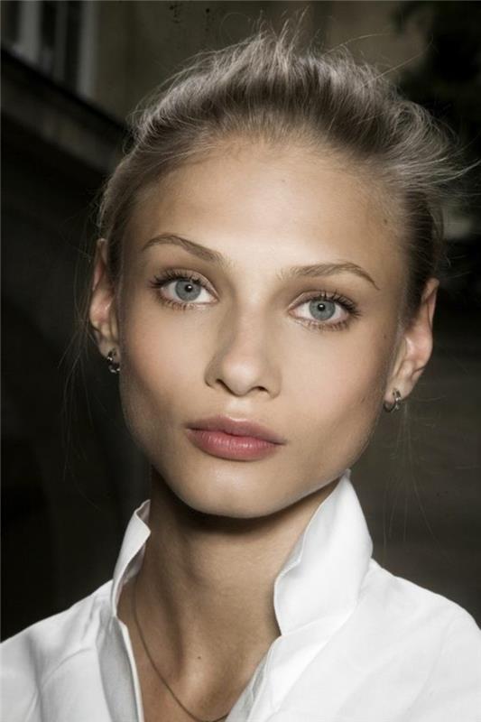 learn-how-to-apply-your-eyes-makeup-tutorial-blue-eyes