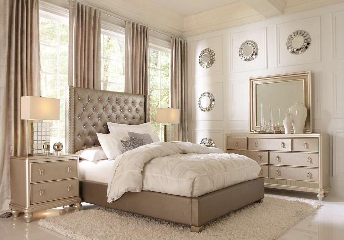 neutrala färger i vuxenrummet med vita väggar av metallisk och silverdekoration med moderna möbler med lyxig design