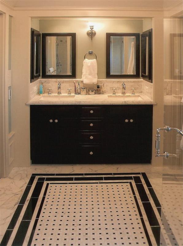 badrum-skåp-med-spegel-två-handfat-och-fyra-speglar