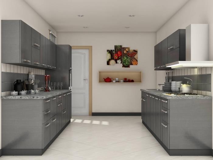 model kuchyne v bielej a šedej farbe s akcentmi svetlého dreva, nápad na úložný priestor s nástenným výklenkom, súbežne s kuchynským dekorom