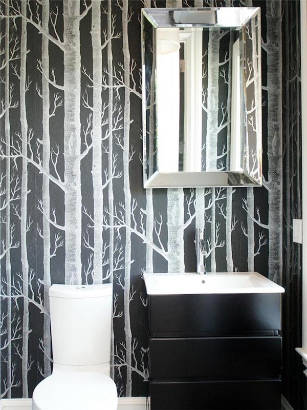 arredamento-bagno-stile-moderno-mobile-colore-nero-decorazioni-pareti-carta-da-parati-tema-foresta-specchio
