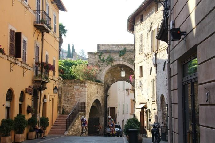 sitter-de-vackraste-städerna-i-italien-att-besöka-medelålders-storlek