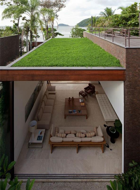 balkong-med-konstgjord gräsmatta-falsk-grön-gräs-balkong-vacker-utsikt-på-havet