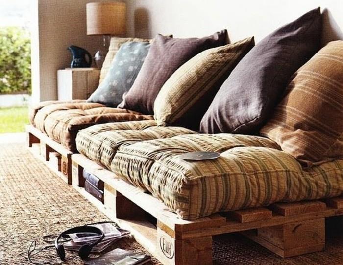 pallbänk-möbler-i-pall-recup-för-din-trädgård-sittplatser-kuddar-och-kuddar-olika-färger-ett-mysigt-vila-hörn
