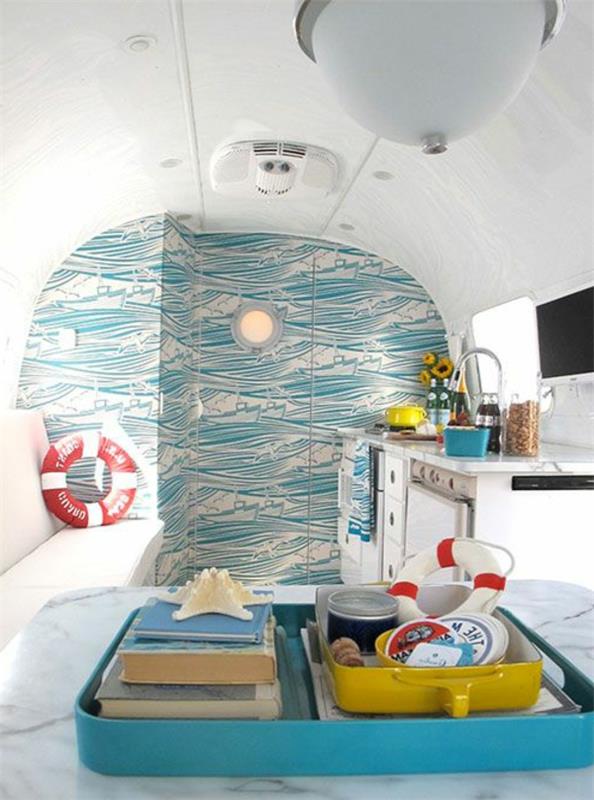 vacker-layout-van-interiör-camping