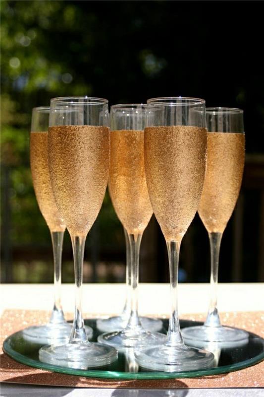 vacker-champagne-glas-billiga-flöjter-champagne-bord-med-flöjter