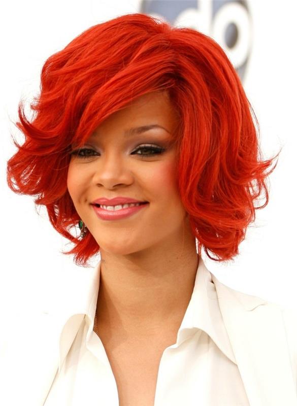 červené vlasy-hviezdičky-Rihanna-s-farbením-červenými farbami