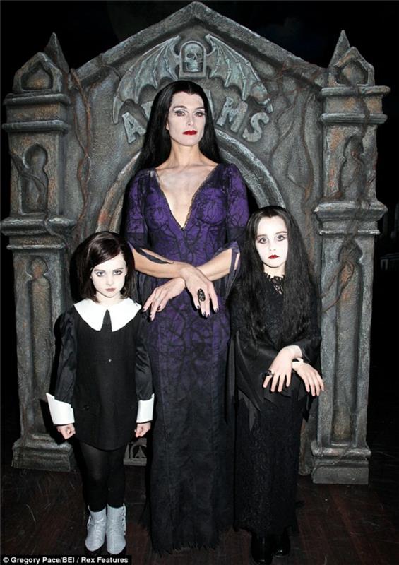 Morticia Addams Bilder Carolyn Jones som Morticia Addams och hennes barn