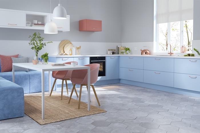 Ružová stolička ikea, svetlo modrá rohová sedačka akej farby do kuchyne, trendy v kuchyni 2020