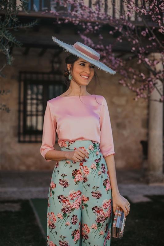 trendy v pastelových farbách pre outfit hostí pre ženy 2019, príklad spoločenských šiat v ružovej a pastelovo zelenej farbe