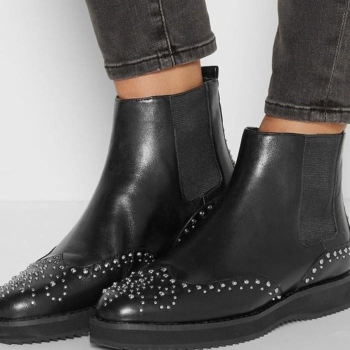 svart-låga stövlar-trendiga dubbade skor