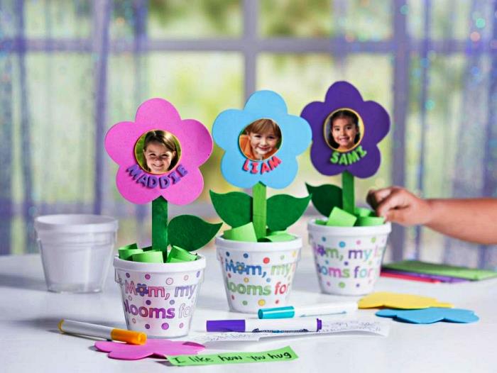 DIY materská škola pre Deň matiek, papierové kvety v personalizovanej mini nádobe na Deň matiek