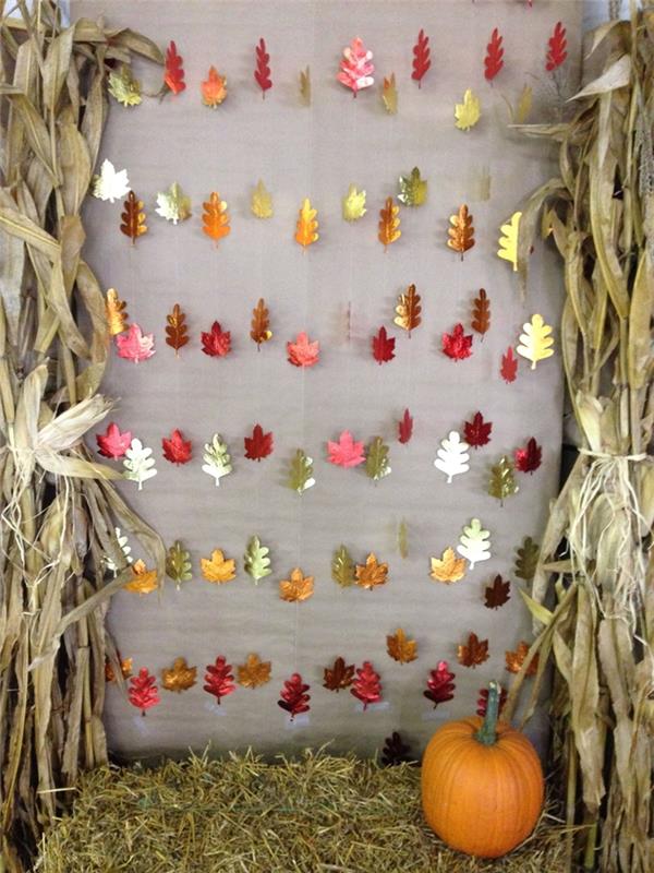 DIY Halloween jednoduchá girlandová priadza listy zlatý papier oranžová tekvica slama stena výzdoba jeseň papierové výtvory