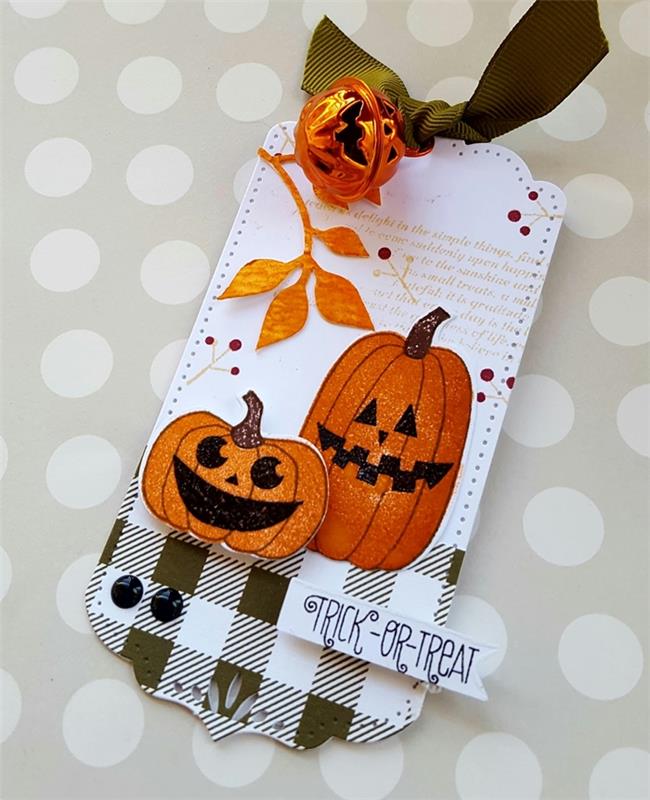 diy halloween lätt scrapbooking papper kort lager vita och gröna kakel mönster gyllene pumpa design jack o lykta