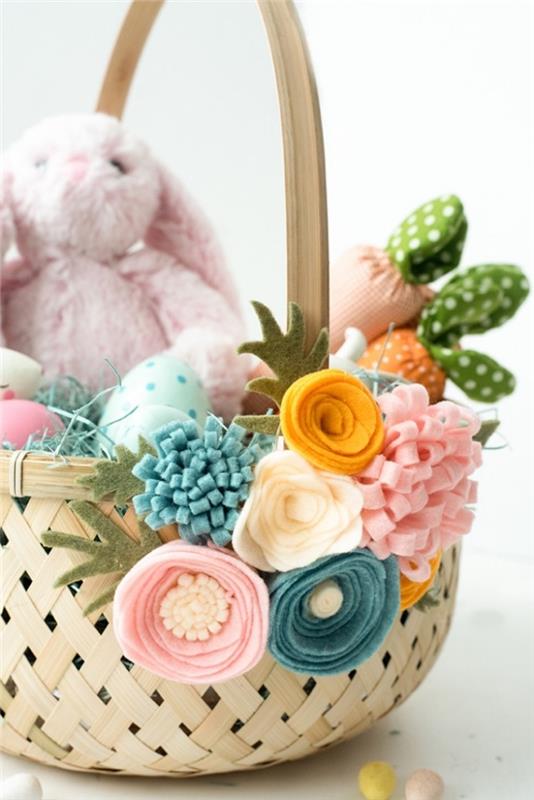 dagis påskkorg, dekorera en lättvävd korg med konstgjorda blommor, filtblommateknik