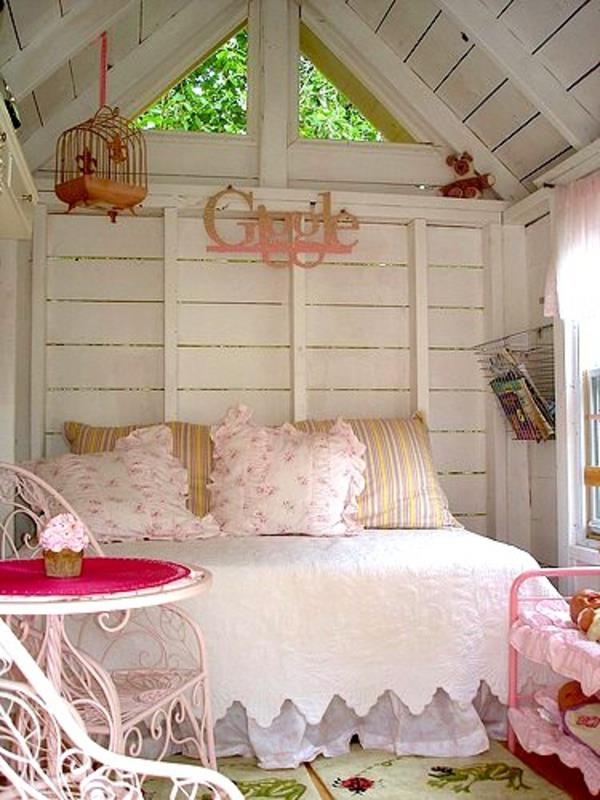 trädgård-skjul-för-barn-rosa-sovrum