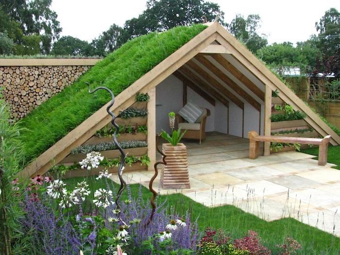 trädgård-skjul-design-trä-gräsmatta-tak-pyramid-sluttning
