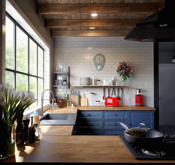Modrá farba kuchynskej steny, farebná kombinácia na ozdobu vašej kuchyne červené elektrické spotrebiče