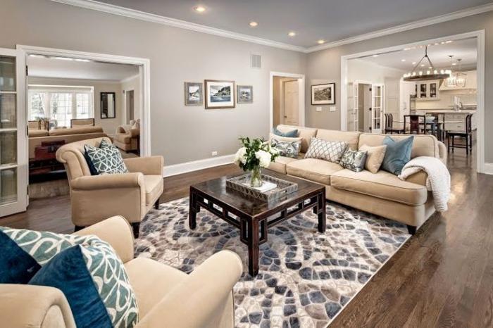 sedačka-béžová-koberec-imitácia-mozaiky-veľká-elegantná-obývačka