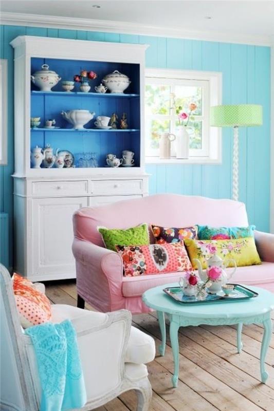 svetlo-modra-lampa-do obývačky-ružová-sedačka-v-elegantnom štýle