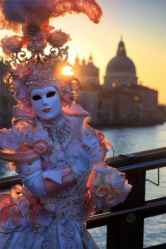 karneval-Venedig-resa-i-Italien