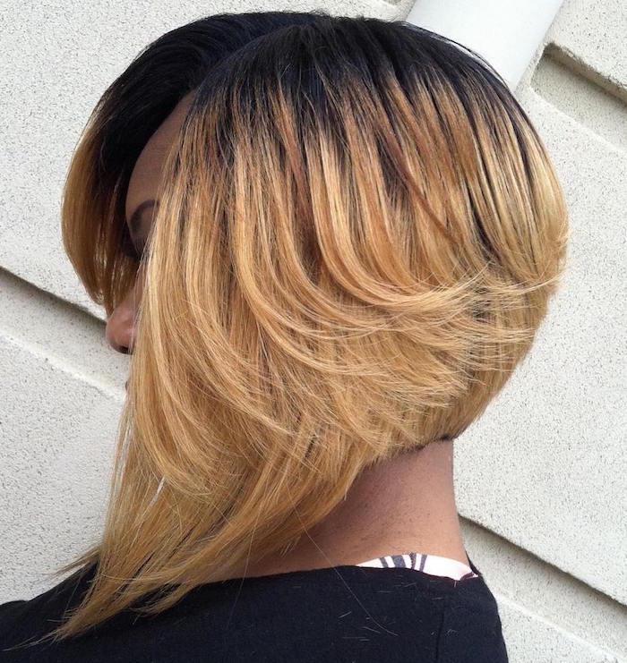kvadratisk stupande långt blont afrokvinna rakt hår