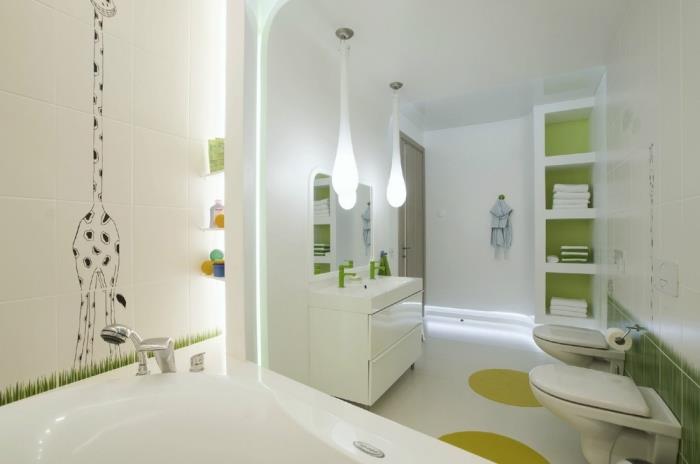 liten badrumsdekoration i vitt och grönt, öppen och vertikal förvaringsidé i ett barns badrum