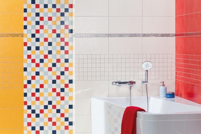 färgglatt kakelmönster för liten modern badrumsinredning, badrumsinredning med litet hörnbadkar