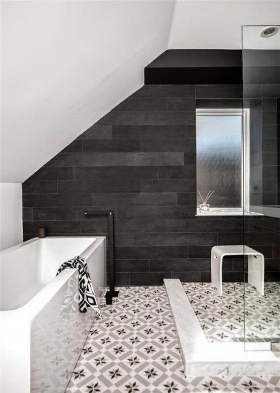 svart-kakel-badrum-och-cement-kakel-golv