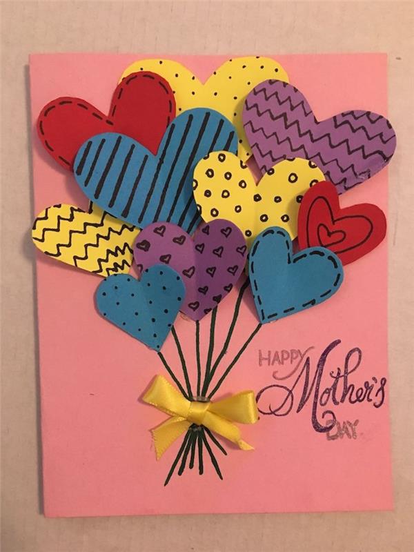 handgjorda mors dag kort med ballonger i form av hjärtan