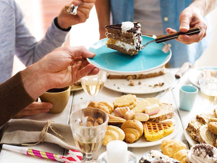 fira en födelsedag hemma i fängelse med vänner vad man ska göra på hennes födelsedag