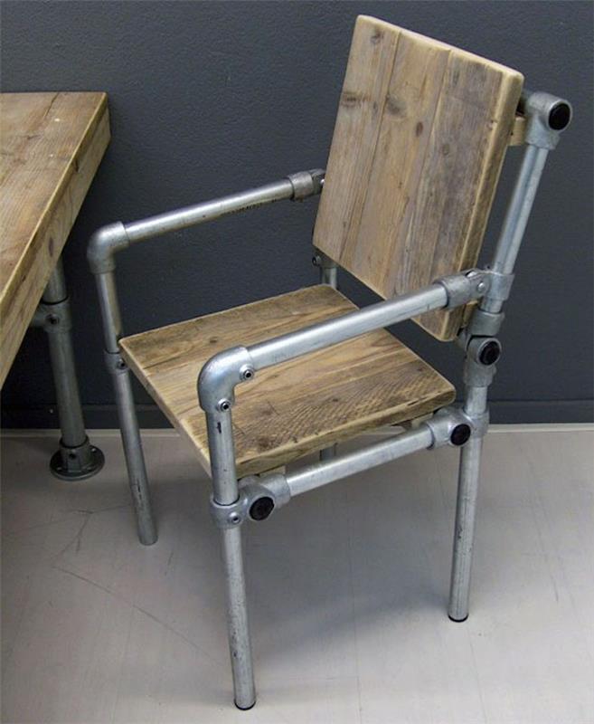 lacná stolička v priemyselnom štýle z dreva a kovu