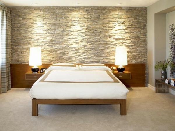 غرفة نوم مصممة وسرير مع هندسة معمارية بسيطة