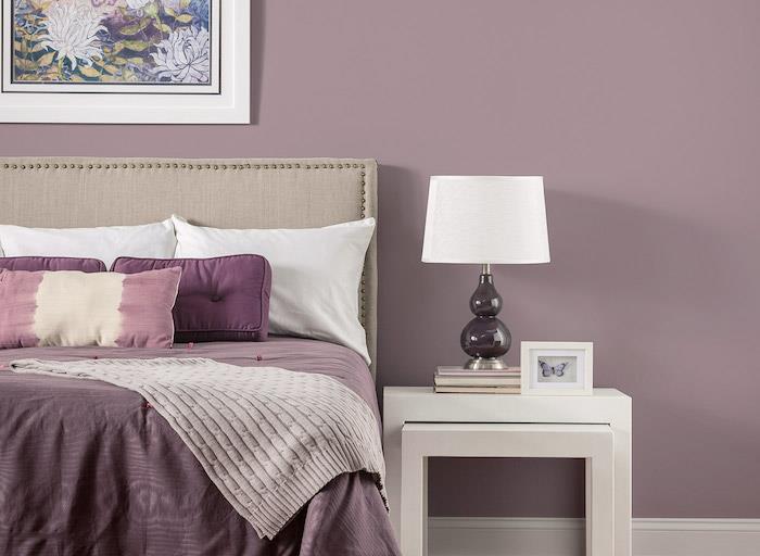 bledoružová výzdoba spálne, fialové nápady na výzdobu spálne pre dospelých, svetlo purpurová farba na stenu