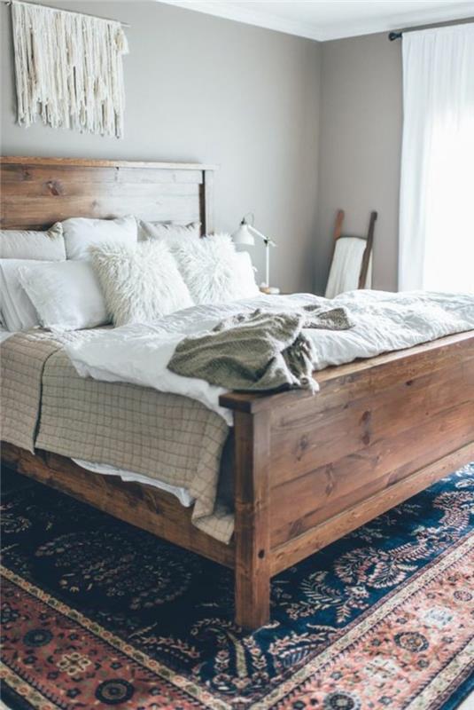غرفة نوم كبار - شرنقة - سرير خشبي - لوح رأس - وسائد - قطيفة - بساط عرقي