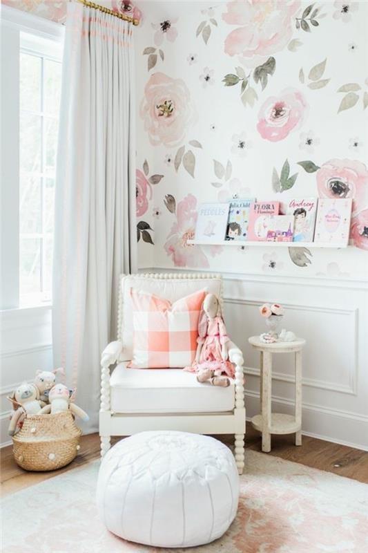 شرنقة-غرفة نوم-كرسي بذراعين-أبيض-وسادة-برتقالي-وأبيض-جدران-في-أنماط الأزهار