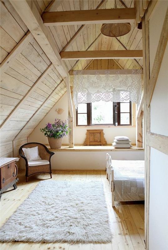 غرفة نوم في العلية الداخلية في الضوء الخشب البيج السجاد ديكو غرفة نوم تحت المنحدر