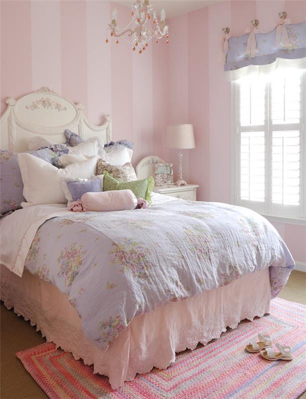 hur man ordnar ett tjejrum i rosa, sänglampa i ljusrosa, vita sänggavel med rullmönster
