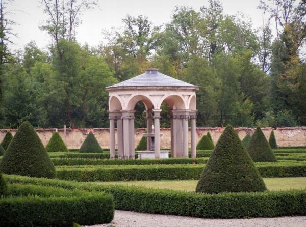 veľkosť zámku-de-la-bastie-d-urfe-03