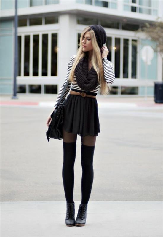 جوارب سوداء - تنورة قصيرة - مخططة