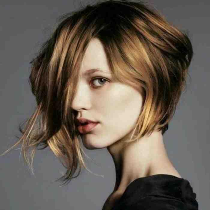 fyrkantigt-hår-kort-kvadrat-störtande-asymmetrisk-moderna-frisyrer