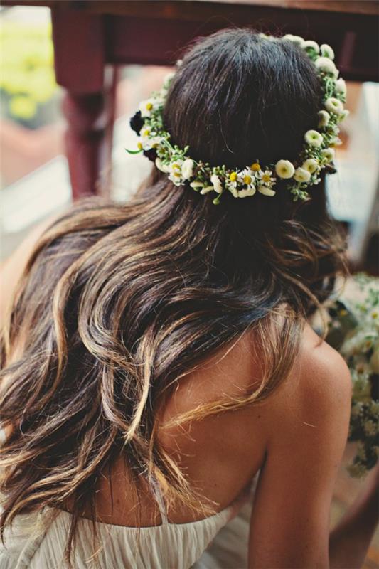 långt hår-blomma-krona