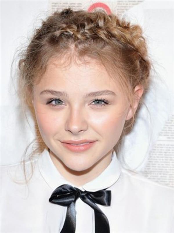 chloe-moretz-jolie-účes-teen-dievča-veľmi-dievčenské-a-retro